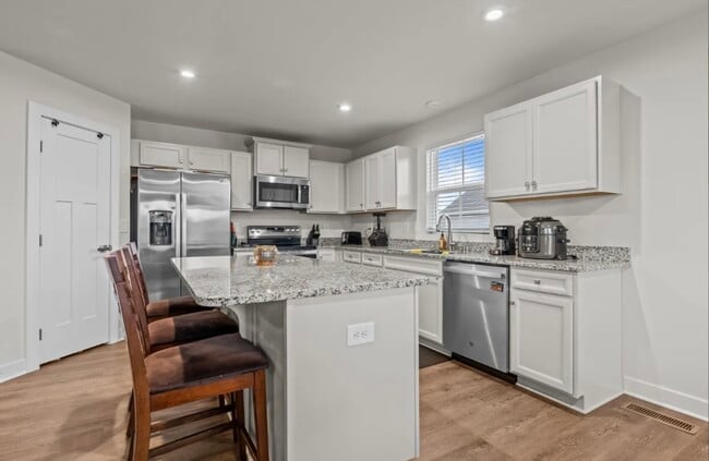 107 Martha Washington Pkwy in Williamsburg, VA - Building Photo - Building Photo
