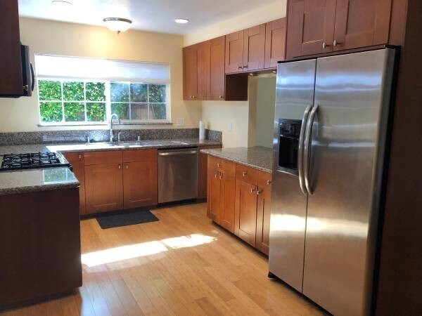 201 Fuchsia Way in Healdsburg, CA - Building Photo - Building Photo