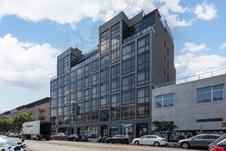 11-12 44th Dr in Long Island City, NY - Building Photo - Primary Photo