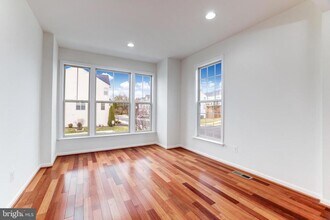 42639 Chisholm Dr in Broadlands, VA - Building Photo - Building Photo