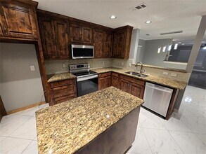 700 White Fields Way in Arlington, TX - Building Photo - Building Photo