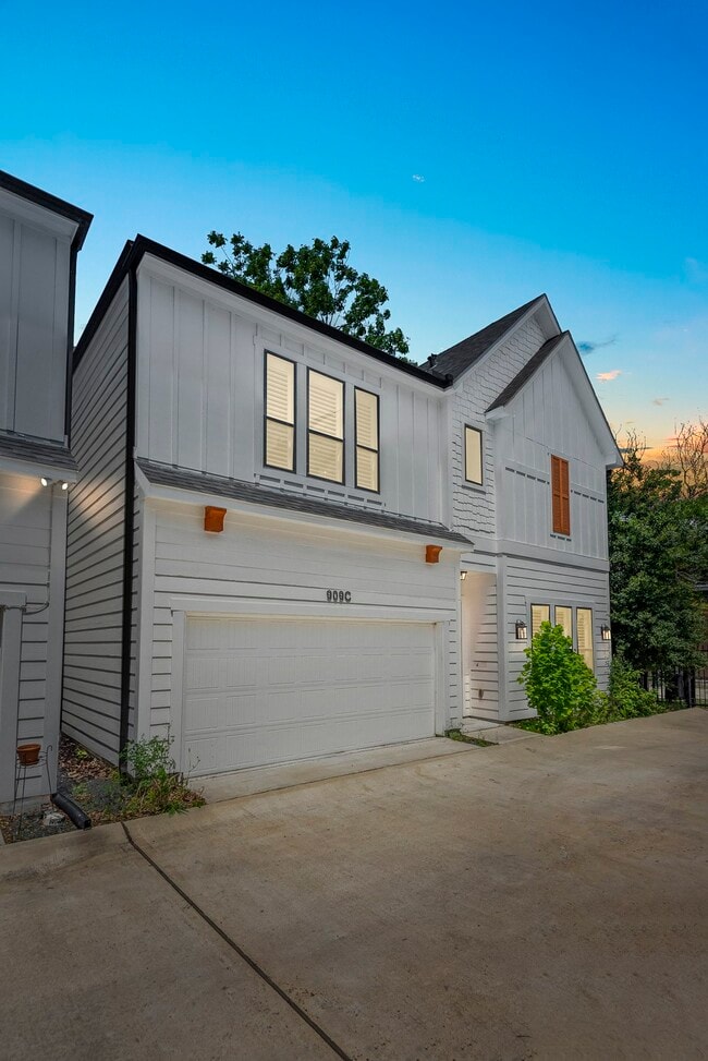 909 Oak St in Houston, TX - Building Photo - Building Photo