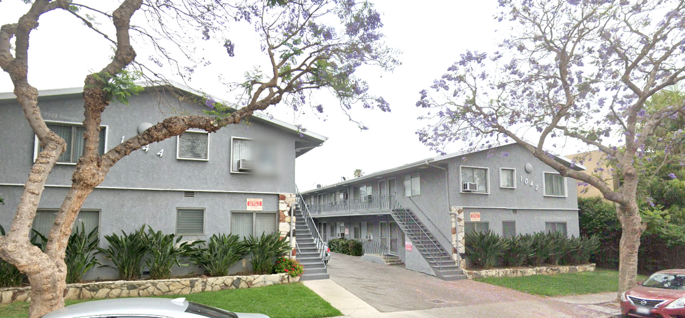 1042 N Stanley Ave in West Hollywood, CA - Building Photo