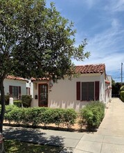 32nd in Santa Monica, CA - Building Photo - Interior Photo