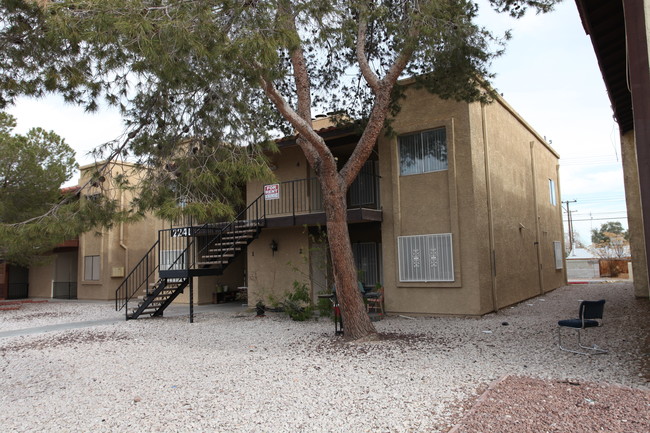 Charleston Heights in Las Vegas, NV - Building Photo - Building Photo