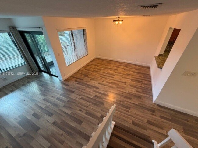 1617 Cypress Pointe Dr in Coral Springs, FL - Building Photo - Building Photo