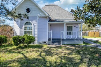 3525 Bridgette Ln in Baytown, TX - Building Photo - Building Photo