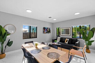 1540 NW 46th St in Miami, FL - Building Photo - Building Photo