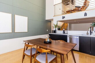 2323 Magnolia St in Oakland, CA - Building Photo - Building Photo