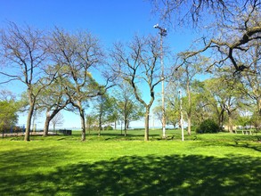 7641 S South Shore Dr in Chicago, IL - Foto de edificio - Building Photo