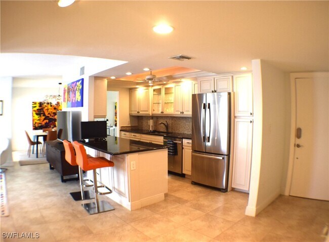 property at 1930 Gulf Shore Blvd N