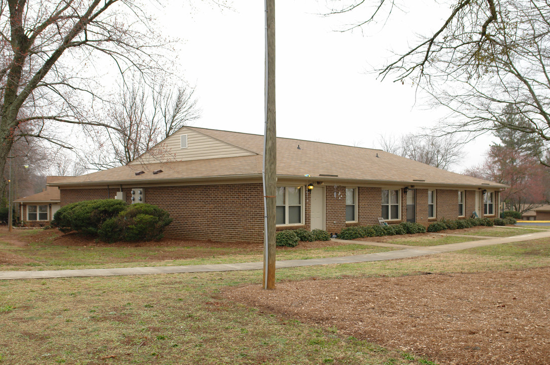 Gateway Village Apartments in Simpsonville, SC - Building Photo