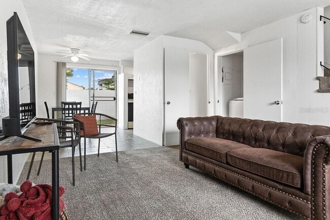 1610 S Palmetto Ave in South Daytona, FL - Building Photo - Building Photo