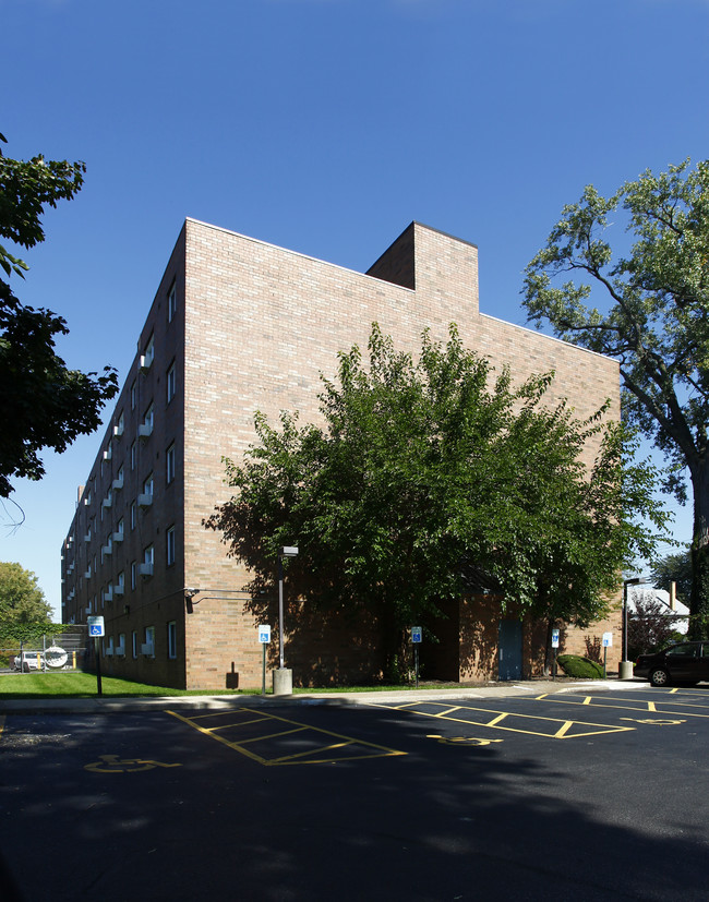 Lake Avenue Commons Apartments in Cleveland, OH - Foto de edificio - Building Photo