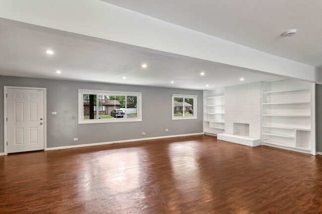 5838 Woodgate Dr in Matteson, IL - Building Photo - Building Photo