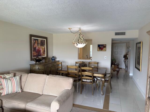 7146 Huntington Ln in Delray Beach, FL - Building Photo - Building Photo