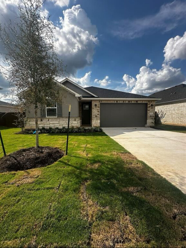 116 Jasmine Ln in Marble Falls, TX - Building Photo - Building Photo