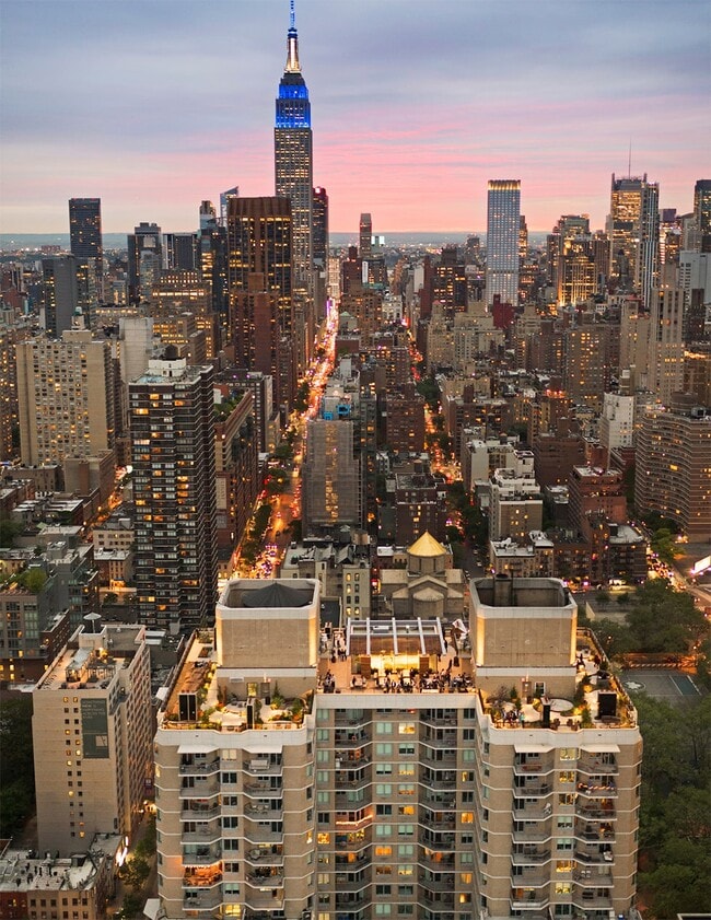 View 34 in New York, NY - Foto de edificio - Building Photo