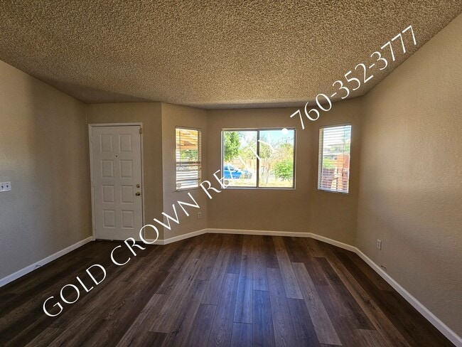 930 Birch St in Brawley, CA - Building Photo - Building Photo