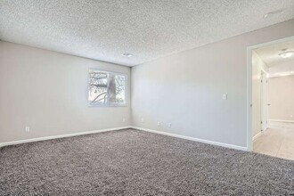 12400 E Cornell Ave in Aurora, CO - Building Photo - Building Photo