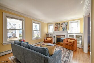 11 Morris Ct in Summit, NJ - Building Photo - Building Photo