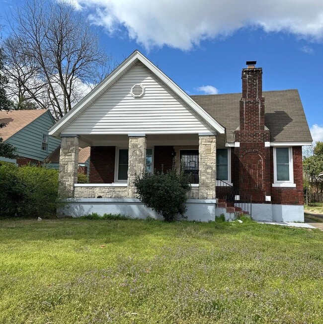 property at 965 University St