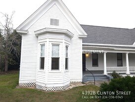 4392 B Clinton St in Marianna, FL - Building Photo