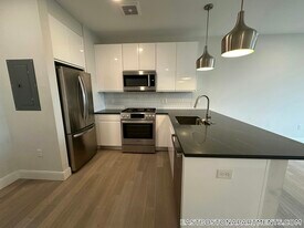 152 Liverpool St in Boston, MA - Building Photo