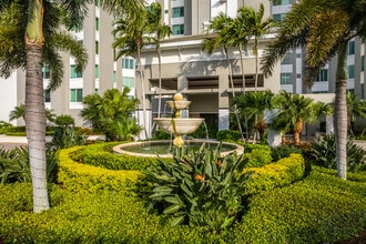 Grande Phoenician at the Grande Preserve in Naples, FL - Foto de edificio - Building Photo