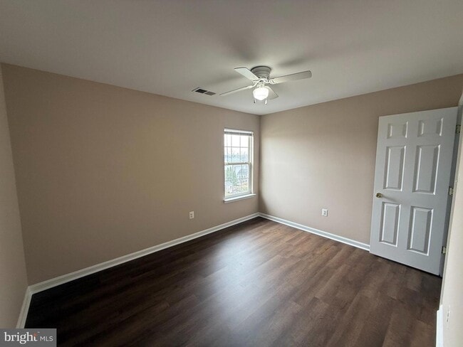 2165 Cottonwood Ln in Culpeper, VA - Foto de edificio - Building Photo