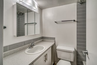 Central Towers in Calgary, AB - Building Photo - Building Photo