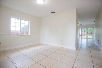 15650 NW 39th Ct in Opa Locka, FL - Building Photo - Building Photo