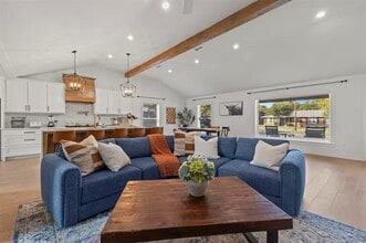 315 Easton Rd in Dallas, TX - Building Photo - Building Photo