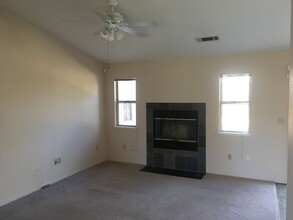 414 Springer Dr in Redding, CA - Building Photo - Building Photo