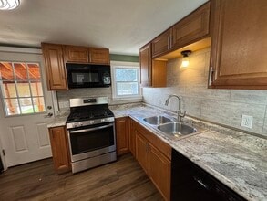 11 Lincoln Ave in Tully, NY - Building Photo - Building Photo