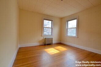 117 Lanark Rd, Unit 1 in Boston, MA - Foto de edificio - Building Photo