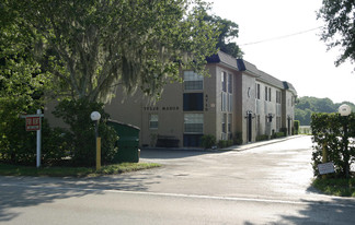 Lake Tyler Manor Apartments