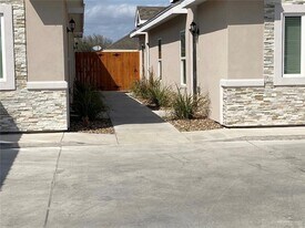 5 W Tinsley Ave in Edinburg, TX - Building Photo