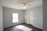 2211 Davis St photo'