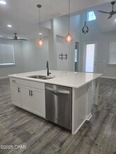 8676 Weekend Dr in Panama City Beach, FL - Foto de edificio - Building Photo