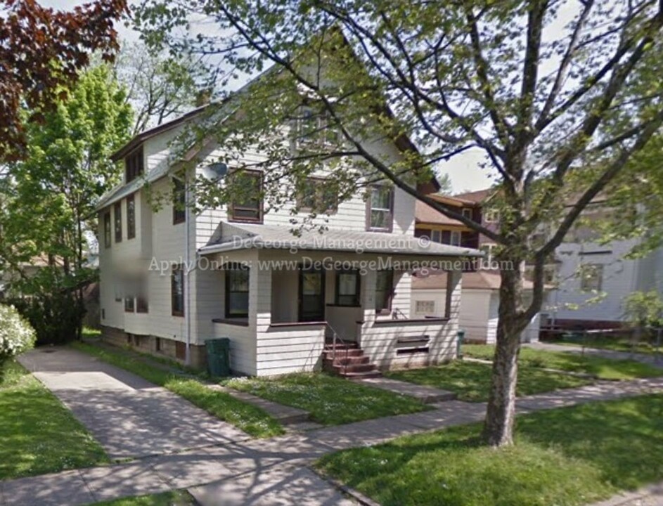 12 Electric Ave in Rochester, NY - Foto de edificio