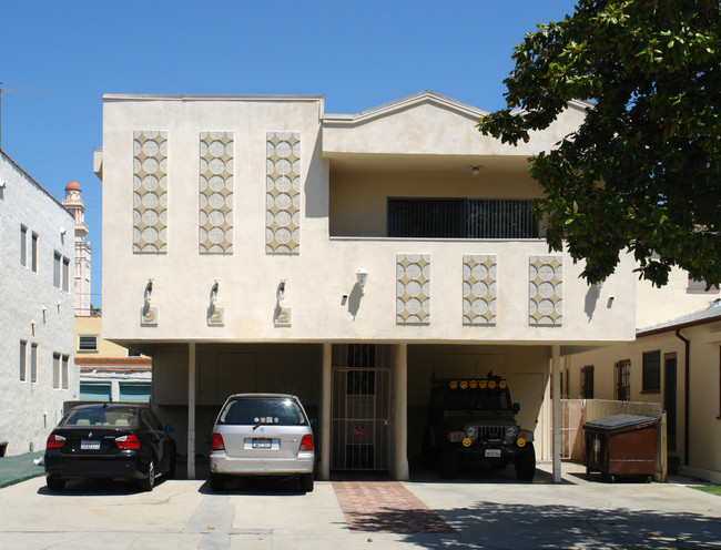 922 S Holt Ave in Los Angeles, CA - Building Photo - Building Photo