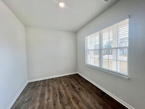 219 Blue Aspen Dr in Fuquay Varina, NC - Building Photo - Building Photo
