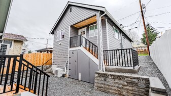 2106 Oakes Ave in Everett, WA - Building Photo