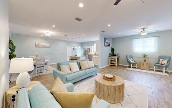 8995 82nd Avenue N in Seminole, FL - Building Photo - Building Photo