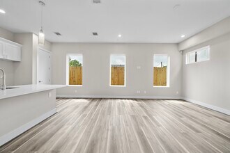 7520 Sandle St in Houston, TX - Building Photo - Building Photo