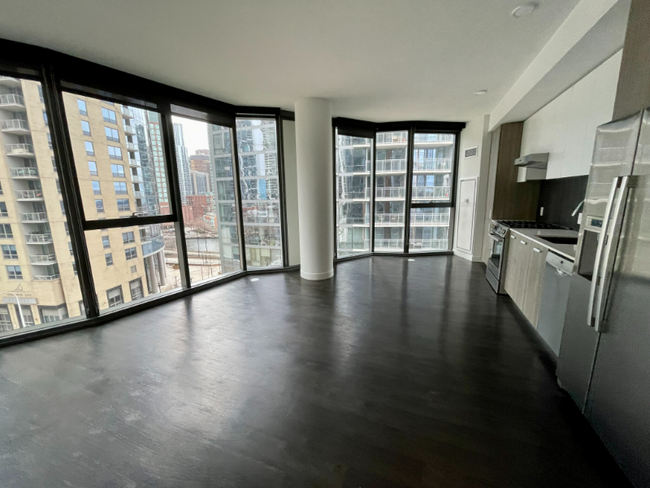 454 E Wacker Dr in Chicago, IL - Building Photo - Building Photo