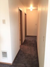 3570 E 2nd Ave in Post Falls, ID - Building Photo - Building Photo