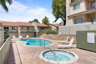 87 Tennessee St in Redlands, CA - Foto de edificio - Building Photo