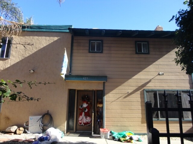 423 N Main Ave in Fallbrook, CA - Building Photo - Building Photo